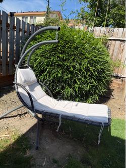 Hanging Chaise Lounge/Swing Lounger