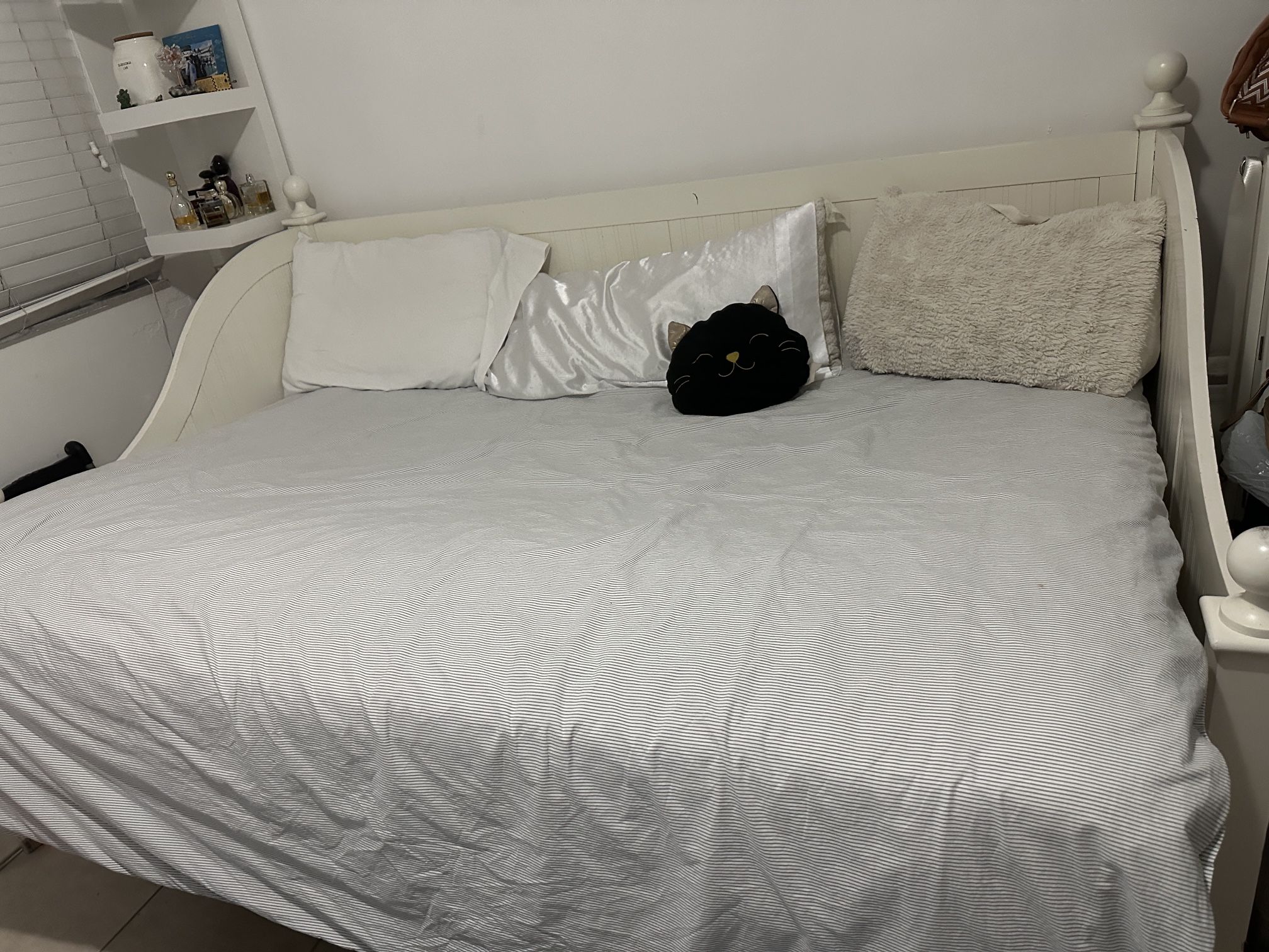 White Twin Size Bed Frame With Trundle Bed And One Twin Mattress