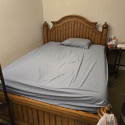 Victorian Wooden Queen Size Bed Frame