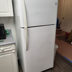 Refrigerator Very Good Condition