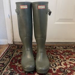 Hunter Original Tall Women’s 9 Rain Boots