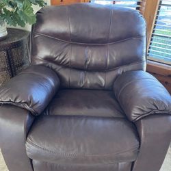Leather Sofa, Loveseat, and Chair. Recliner.High Quality. Good Condition
