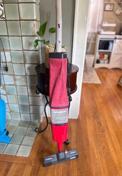 Hoover Encore Bagged Vacuum Cleaner