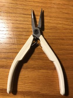 Long nosed plier for technician