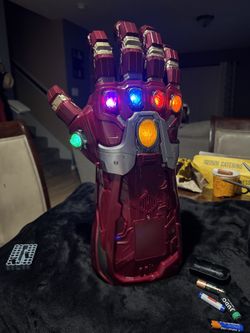 Collectible Gauntlet Hand 