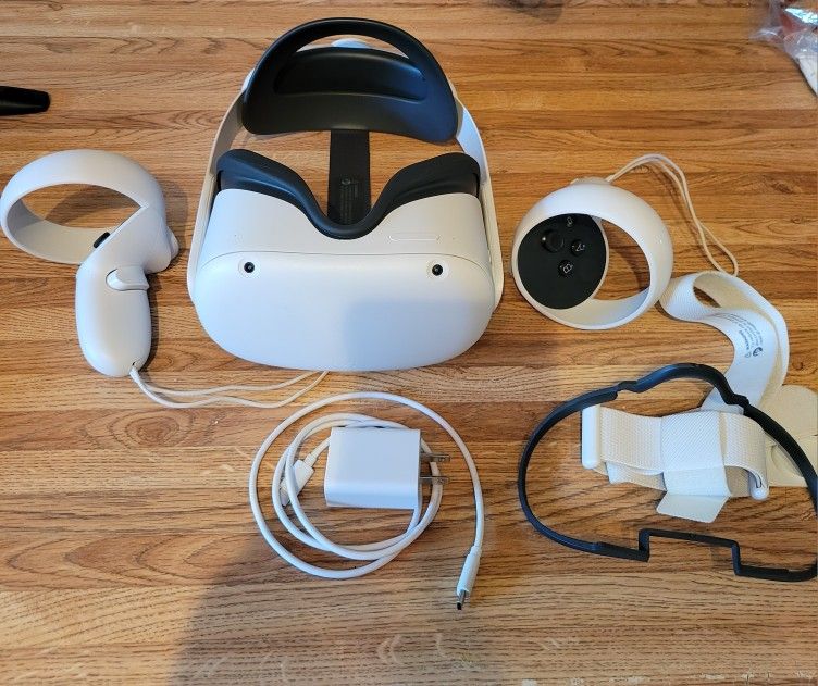 Like New Quest 2 With ELITE Strap Oculus