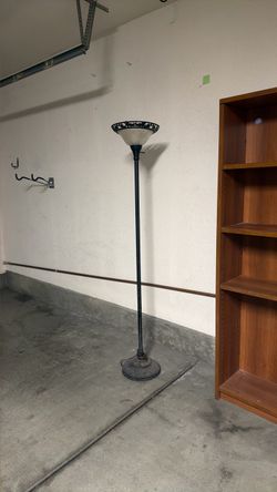 Bookshelf, chest of drawers, Lampshade