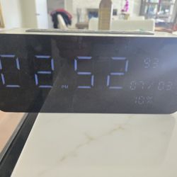 Ice-Bingo Bluetooth Speaker and clock