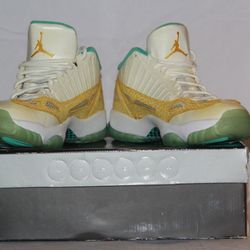 Jordan 11 Retro Low LS Azure

