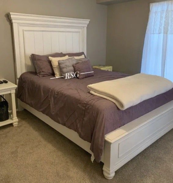 Kanwyn Bedroom Furniture Queen Size Bed, King Size Bed, Dresser, Mirror, Nightstand, Chest, Mattress 