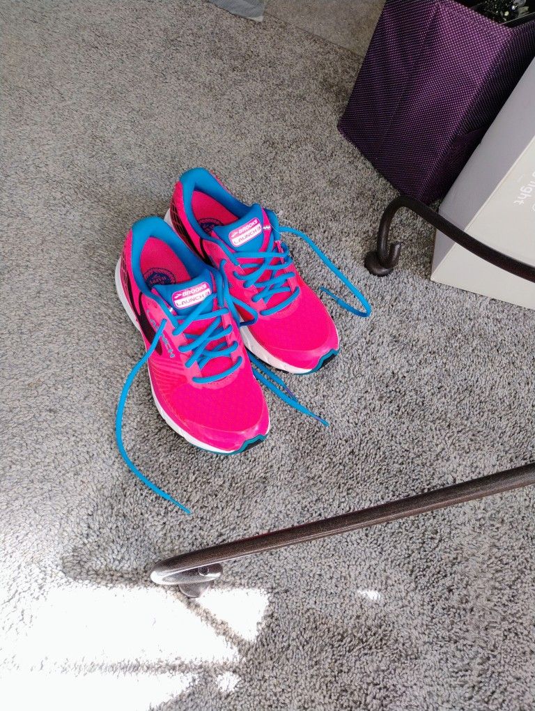 Ladies 8. Like New Condition Pickup Only Cash 
