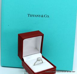 Tiffany & Co. Soleste Diamond Engagement Ring Platinum .40Ct F/VS2 Size 6 Cushion-cut Pre owned. 