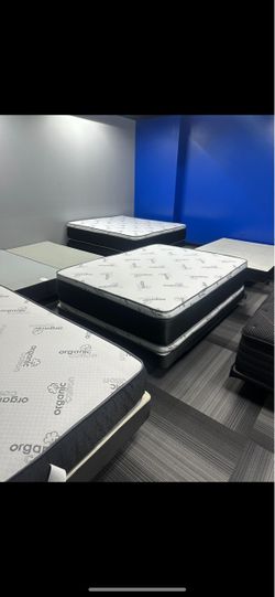 Huge sale for Mattress And Box Twin size #mattress and box 150.$ full 190$ Queen 200$ king 290$. free delivery free set up 708….289…7715… cash or Zell