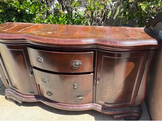 Dresser