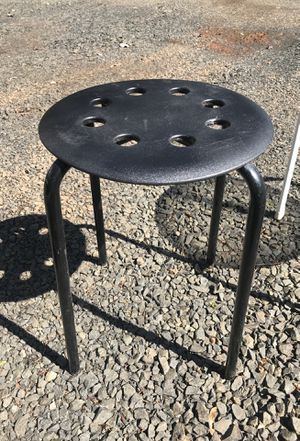 Photo Small stool patio deck seat or plant stand