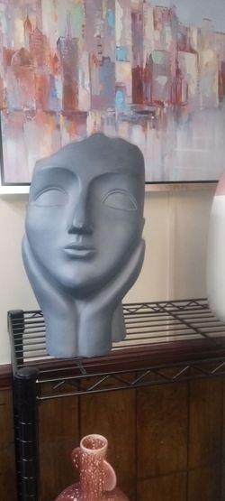New face sculpture