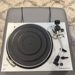 MCS 6602 turntable