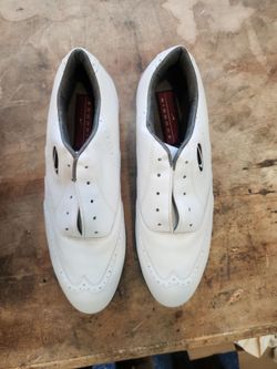Brand new men's golf shoes