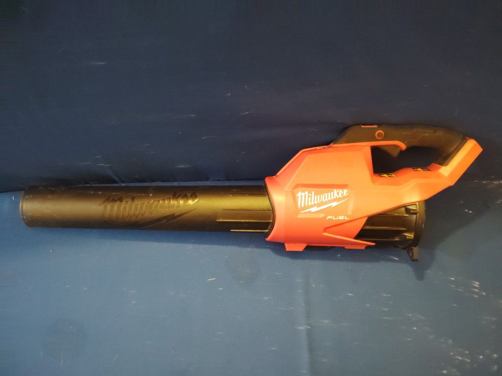 Milwaukee Leaf Blower
