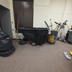 Big Trash Cart  1 Cubic Yard 