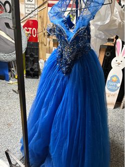 QUINCEAÑERA DRESS FOR SALE 900 or better offer