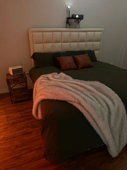 King Size Bed Frame - Excellent Condition