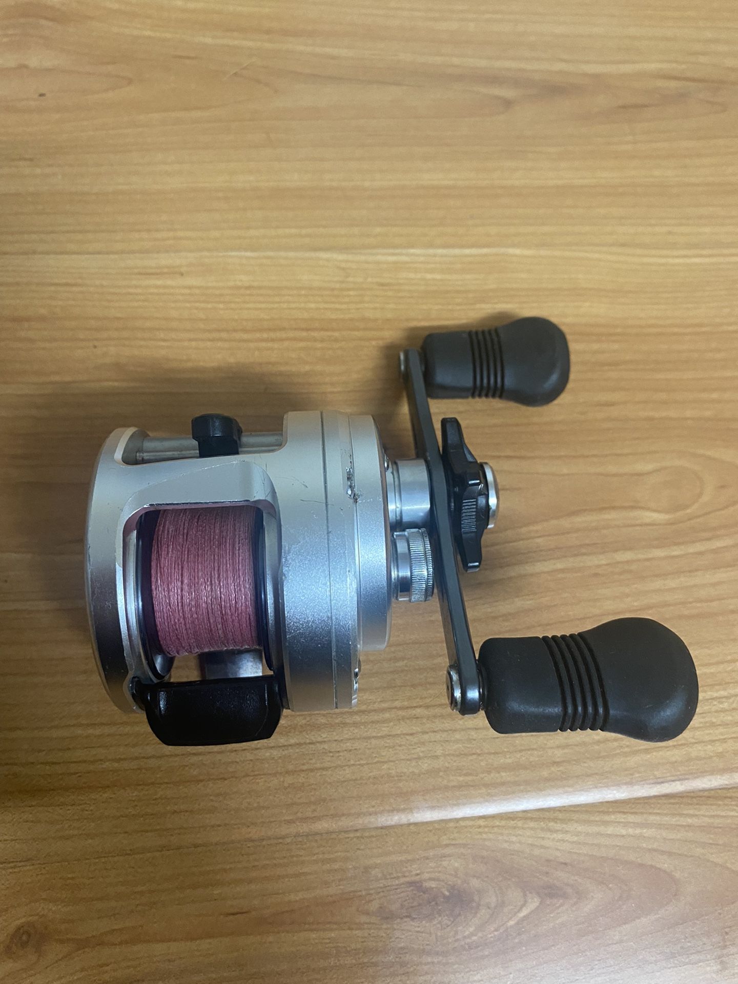 Shimano Calcutta 300D Fishing Reel 270 for Sale in Huntingtn Bch, CA
