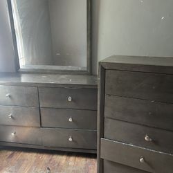 Dresser Set