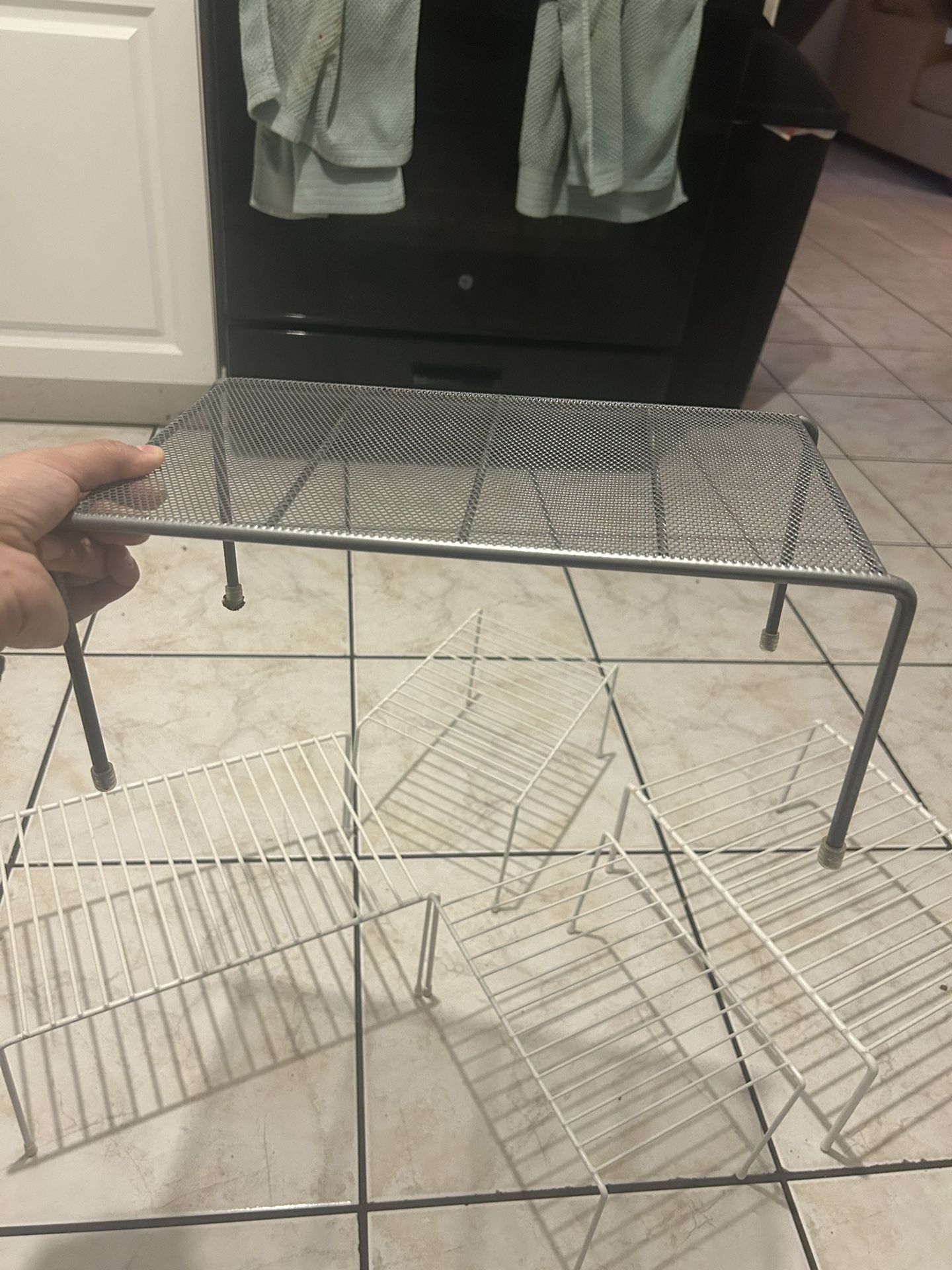 5 Kitchen Storage Shelves (1 Grey) 