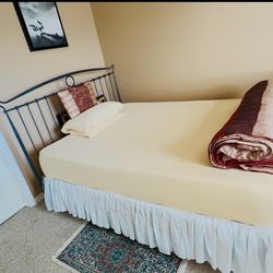 Metal frame Queen-size bed with box