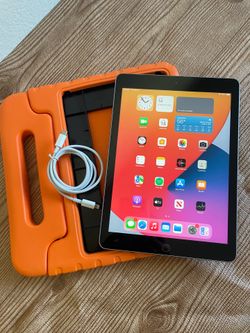 Apple iPad 5th Generation 32GB  with kids protective case & Charger (128gb $150)