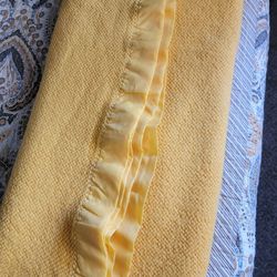 Vintage Gold/yellow Blanket