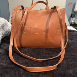 Woman’s Medium Size Tote Bag Brand New 