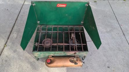 VINTAGE COLEMAN STOVE TWO BURNER with COPPER FUEL TANK