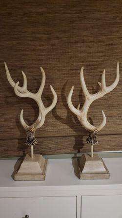Decorative Antler Sculptures on Wood Base – Set of 2