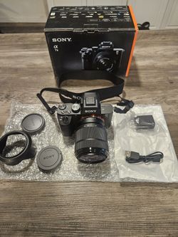 Sony - Alpha a7 II Full-Frame Mirrorless Video Camera with 28-70mm Lens
