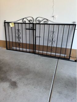 91 x 40 screened wrought iron gate