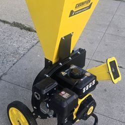 Champion Power Equipment
3 in. Dia 224 cc 2-in-1 Upright Gas Powered Wood Chipper Shredder
