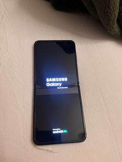 Galaxy Z Flip 4 256GB Graphite