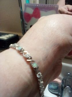 Genuine Opal And  White Gold Design With Lobster Claw Clasp Braclet