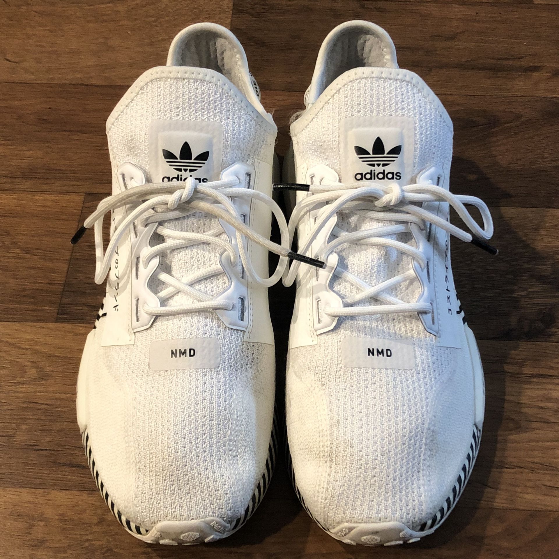 Adidas NMD_R1 V2 Casual Lifestyle Shoes FY2105 White Black Men’s Size 10. . Good used condition