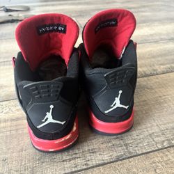 Jordan 4 Retro Red thunders 