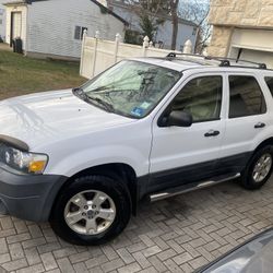 2005 Ford Escape 