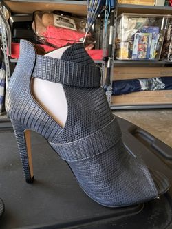 Women’s Blue Heels