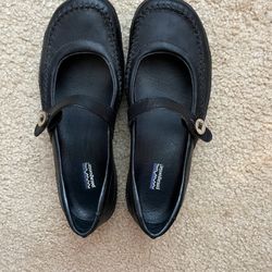 ALMOST NEW PATAGONIA MARY JANES- $20 OBO