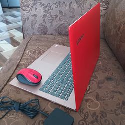 Laptop Lenovo-IdeaPad-330-Roja-Bue-na Para Estud-iantes.