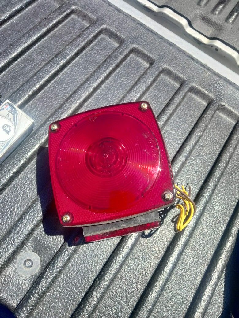 Brake Light For Extra Trailers Or Truck