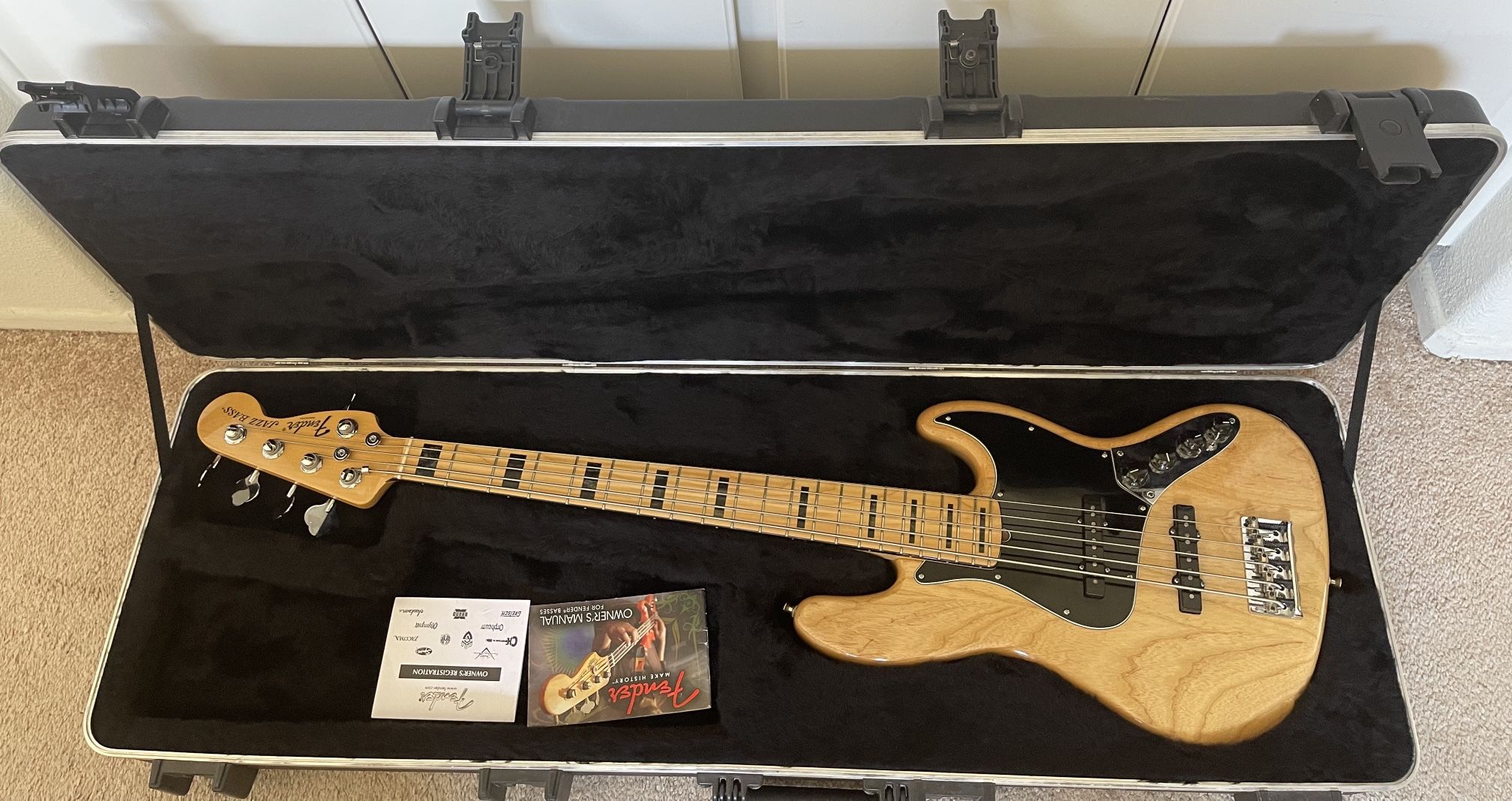 Fender American Deluxe Jazz Bass V with case