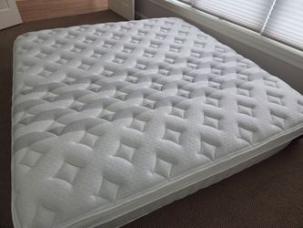 King Leesa Sapira Chill Hybrid Mattress - Like New