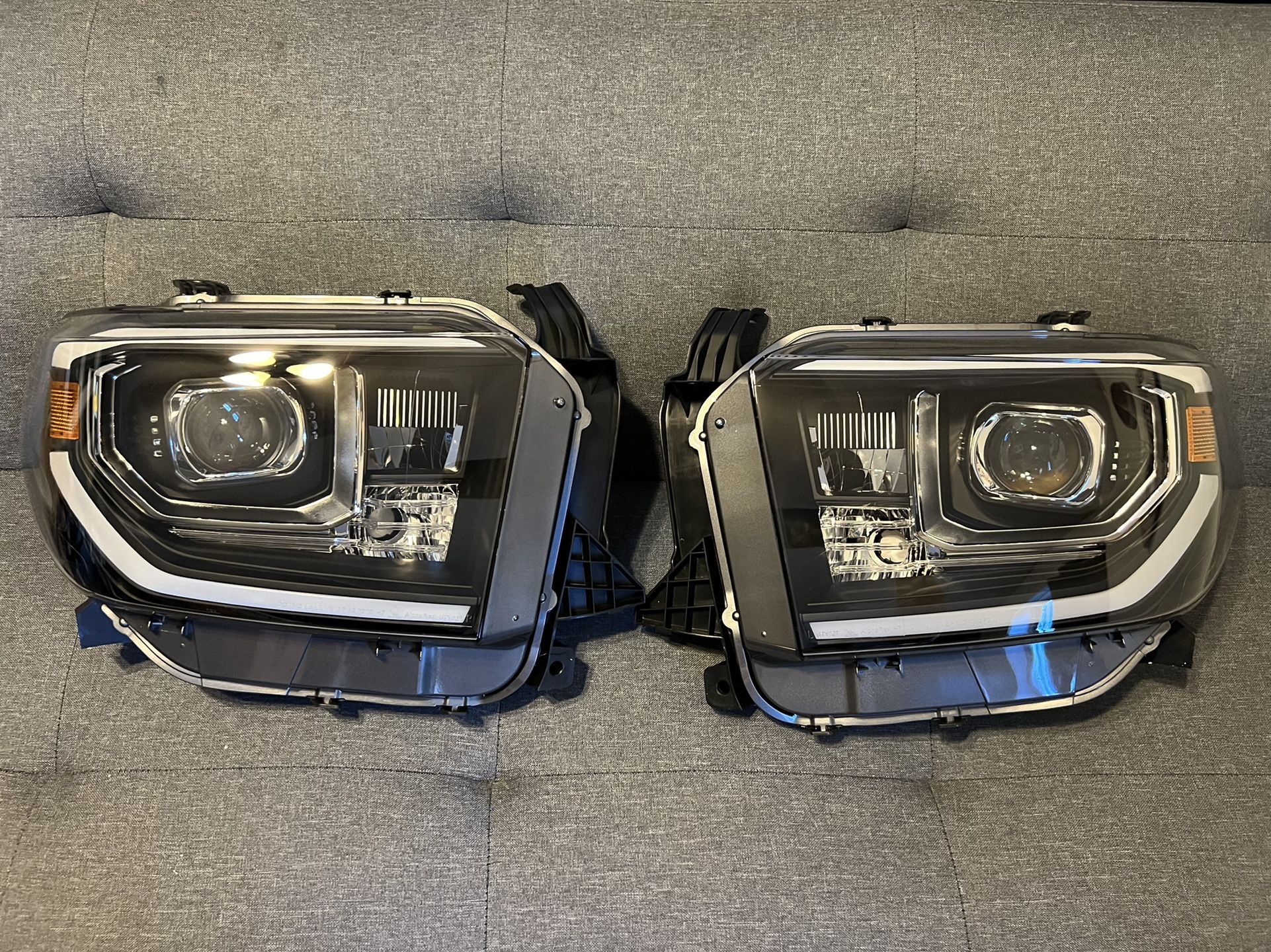 2014 - 2021 Toyota Tundra Alpha Rex Projector Headlights 